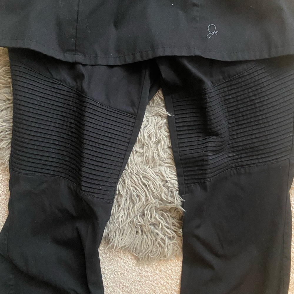 Jaanuu Black Scrub Set - Picture 3 of 8